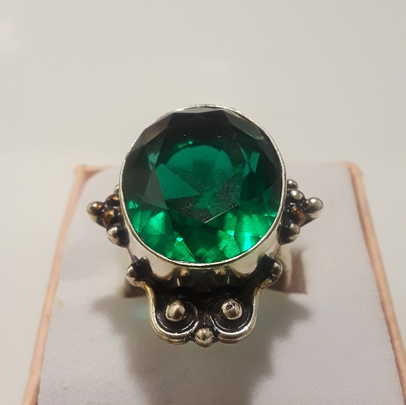 925 stamped emerald ring size 6, - Picture 2 of 3